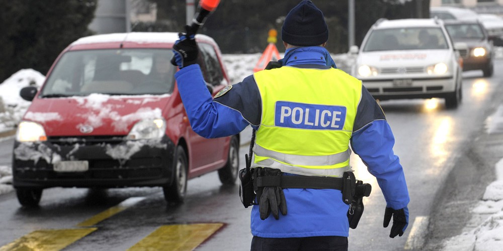 POLICIER POLICIERS POLIZEI