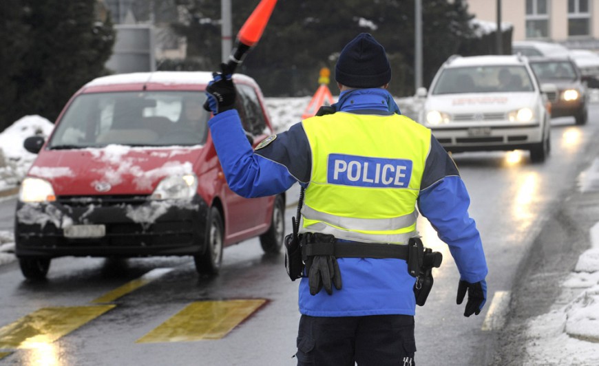 POLICIER POLICIERS POLIZEI