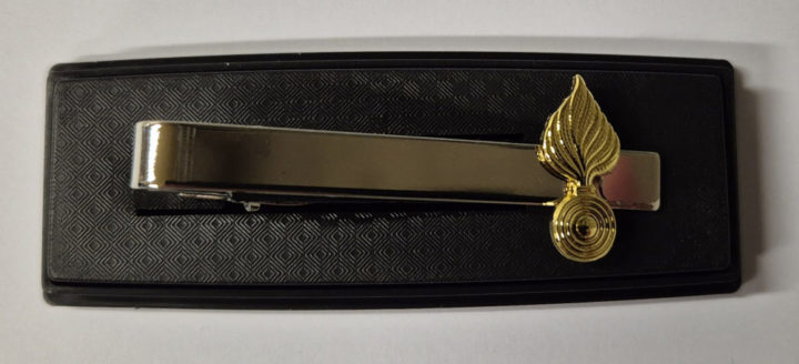 Pince cravatte grenade